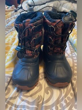 Boys snow boots